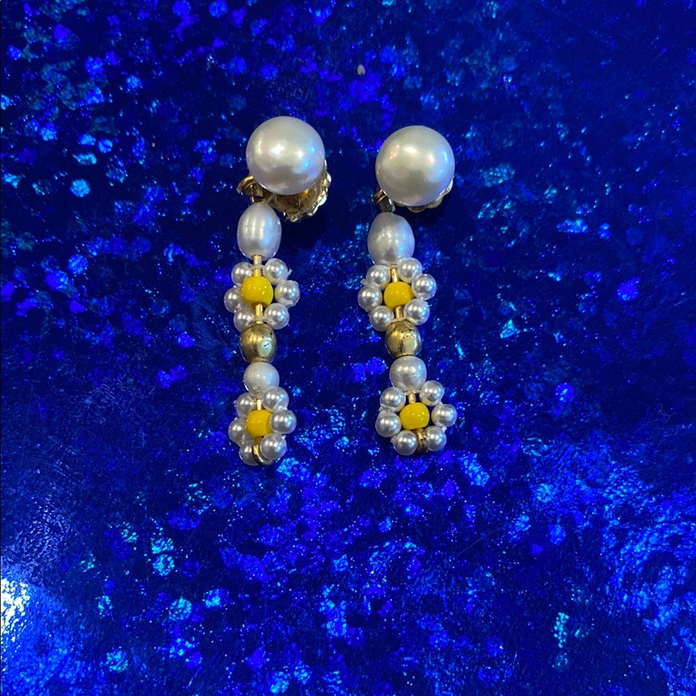 Madewell Women's Daisy Freshwater Pearl Linear Drop Earrings